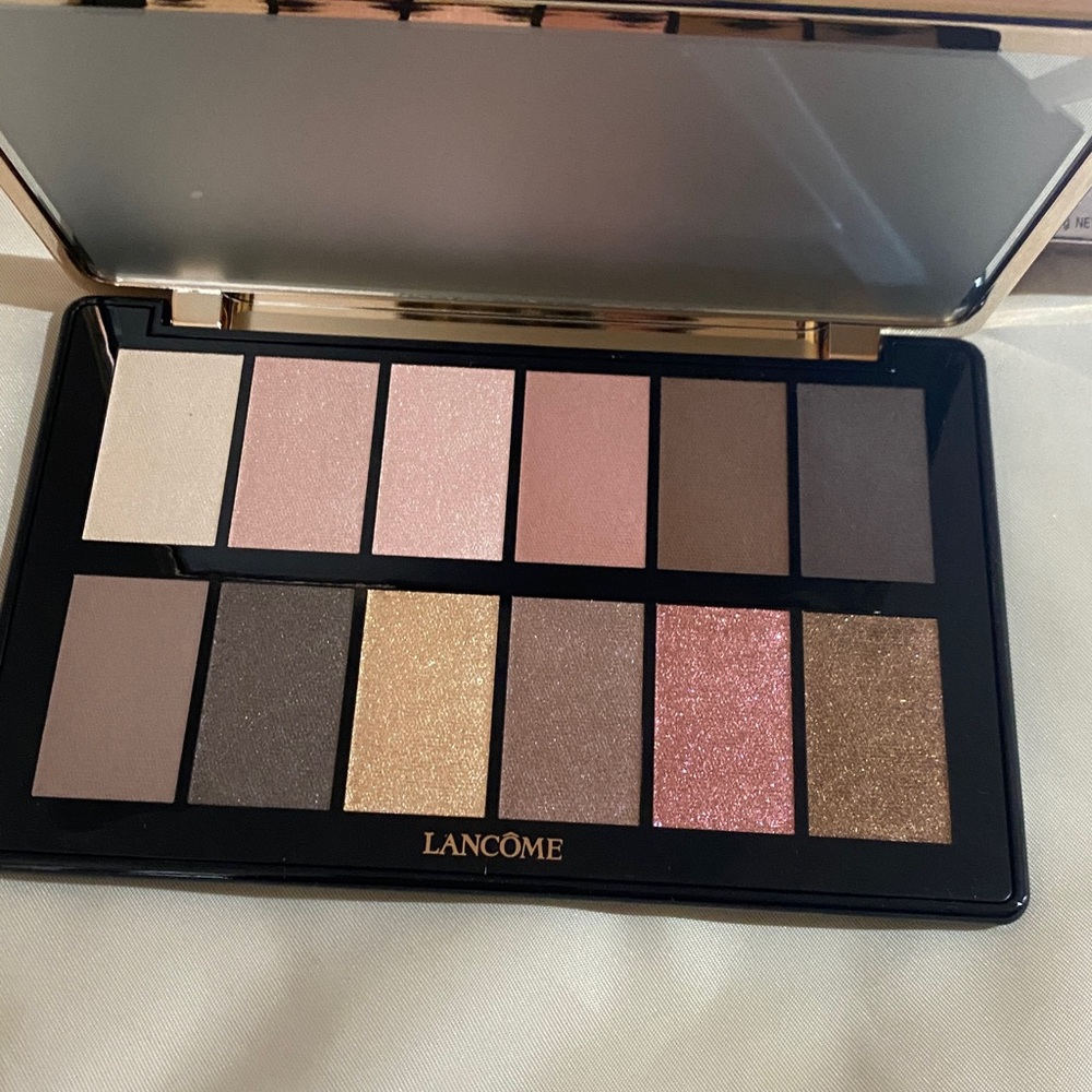 Lancôme eyeshadow palette matte, satin, frosted and glittery finish. - Picture 2 of 8